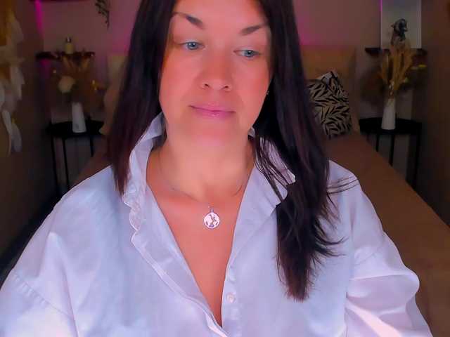 AnaMills live cam on BongaCams