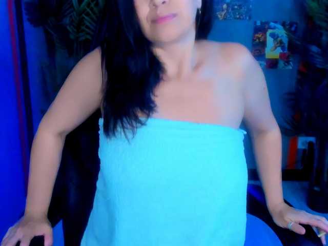 AnaMills live cam on BongaCams