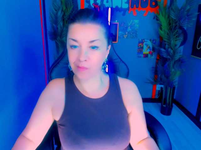 AnaMills live webcam show