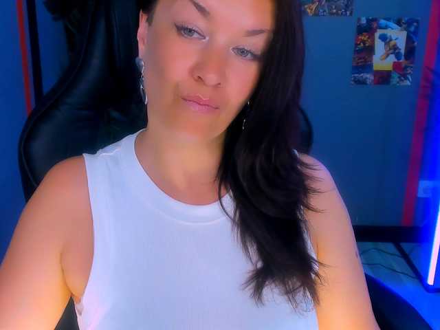 AnaMills live cam on BongaCams