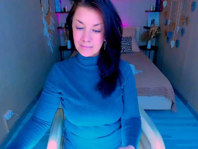 AnaMills's BongaCams show and profile