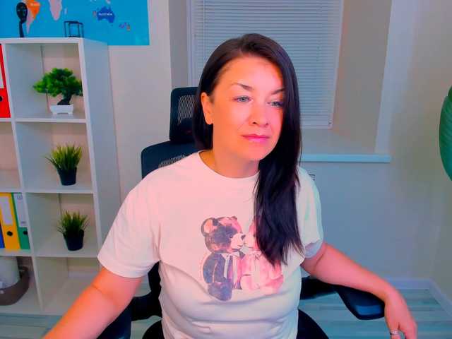 AnaMills live cam on BongaCams