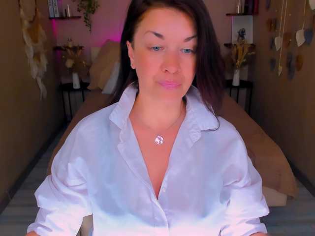 AnaMills live cam on BongaCams