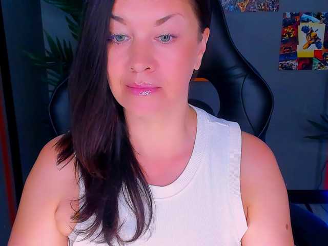 AnaMills live cam on BongaCams
