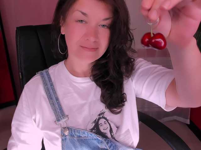 AnaMills live cam on BongaCams