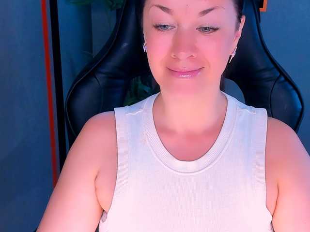 AnaMills live cam preview