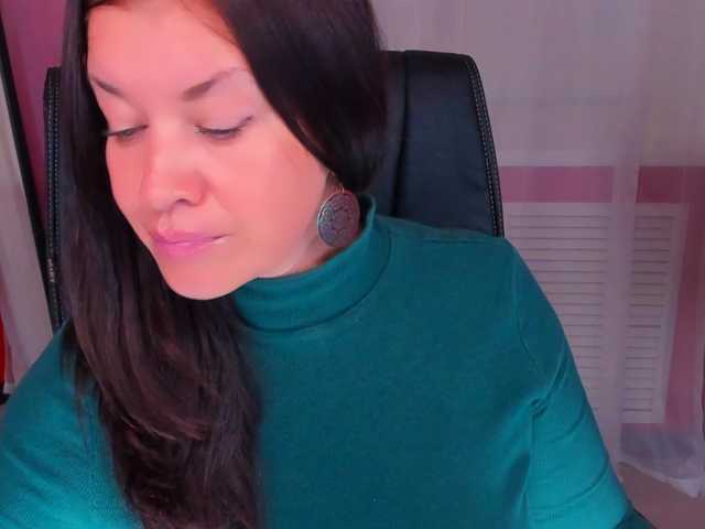 AnaMills live cam preview