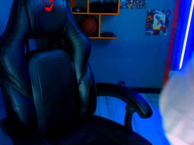 AnaMills live webcam show