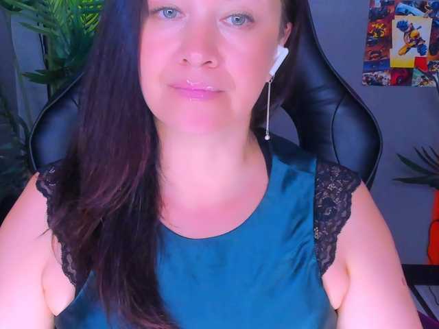 AnaMills live cam on BongaCams
