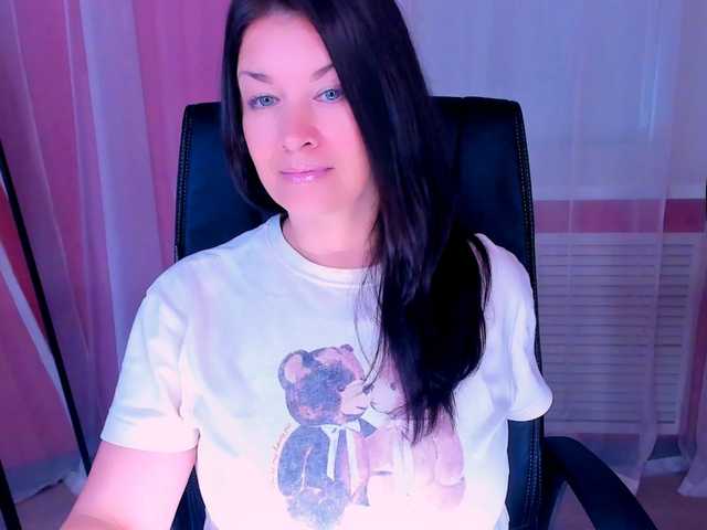 AnaMills live cam on BongaCams