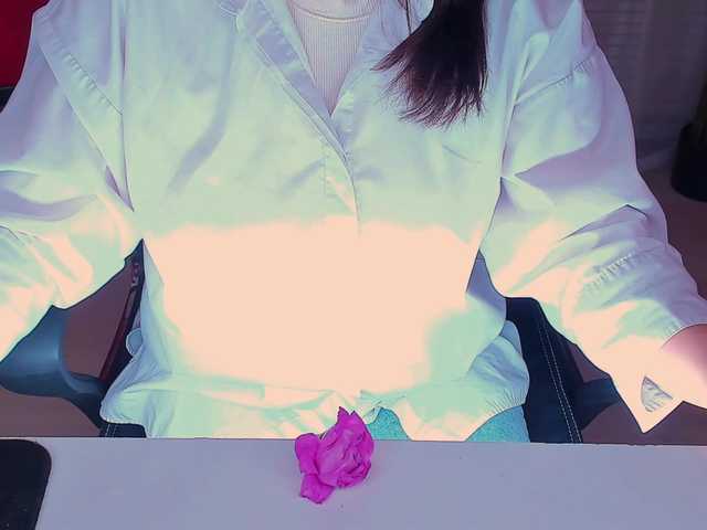 AnaMills live cam on BongaCams