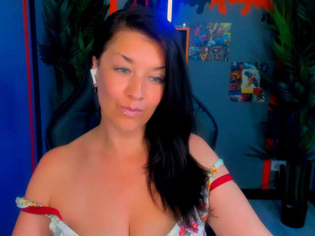 AnaMills live webcam show