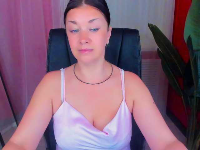 AnaMills live cam on BongaCams