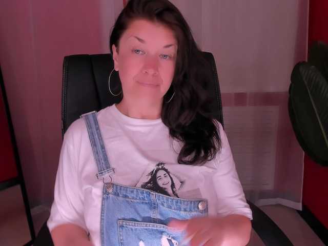 AnaMills live cam on BongaCams