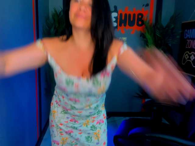 AnaMills live webcam show