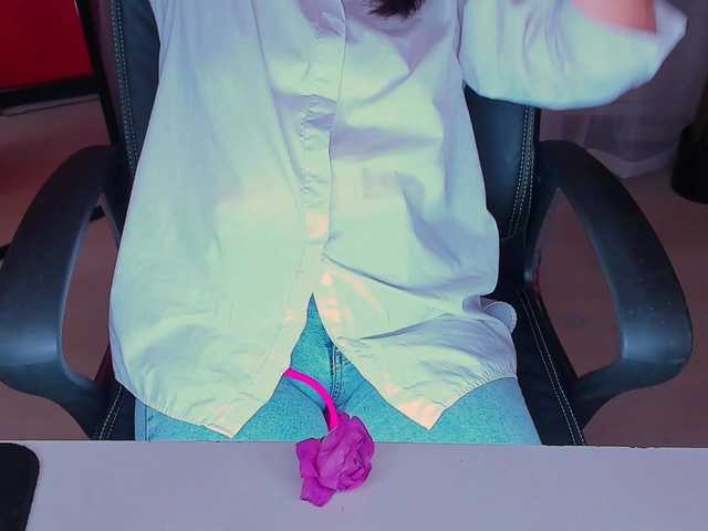 AnaMills live cam on BongaCams