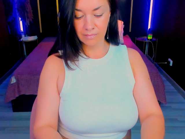 AnaMills live cam on BongaCams