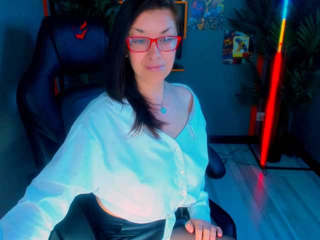 go to chat with AnaMills