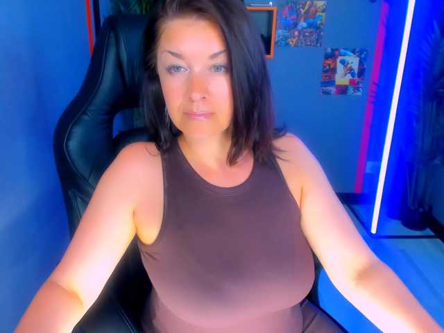 AnaMills live webcam show