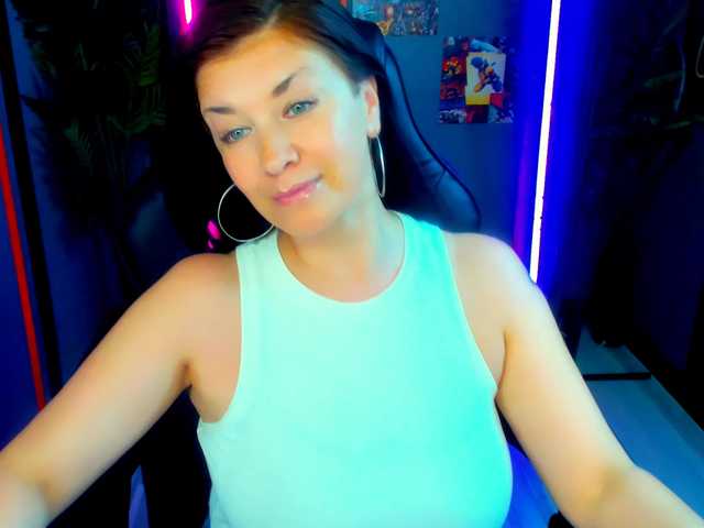 AnaMills live cam on BongaCams
