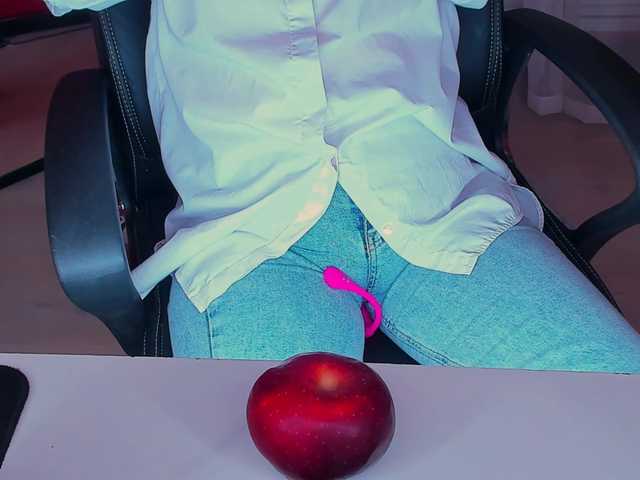 AnaMills live cam on BongaCams