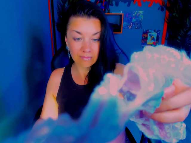 AnaMills live webcam show