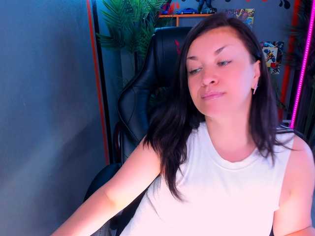 AnaMills live cam on BongaCams