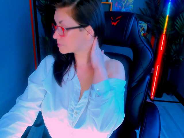 AnaMills live cam on BongaCams
