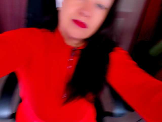 AnaMills live cam preview