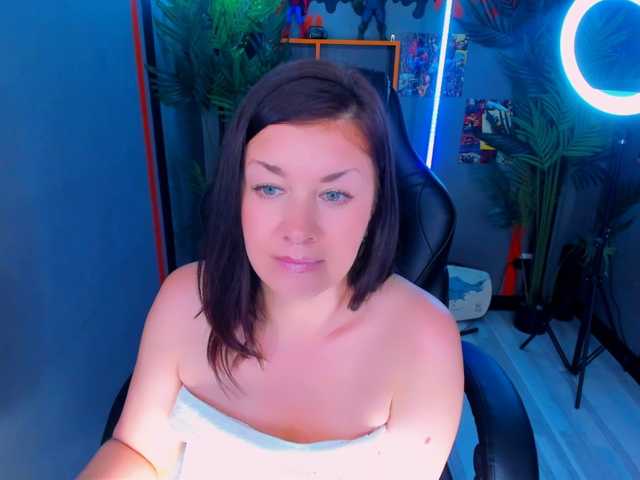 AnaMills live cam on BongaCams