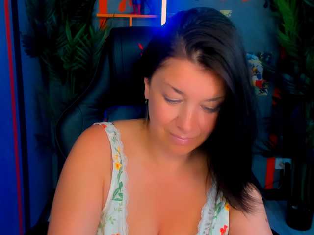 AnaMills live webcam show
