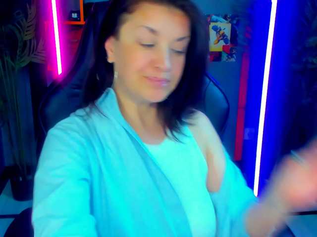 AnaMills live cam on BongaCams