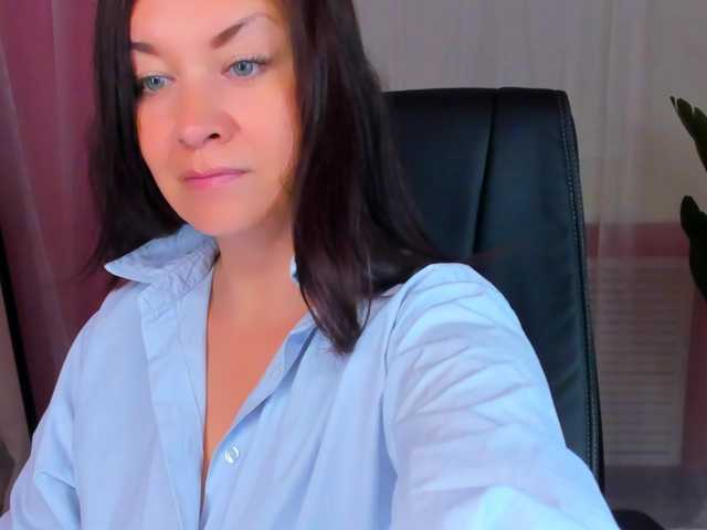 AnaMills webcam bongacams model stream image