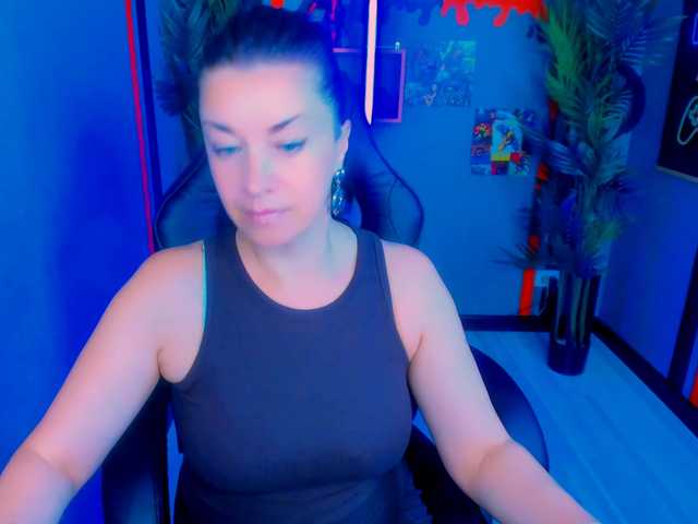 AnaMills live webcam show