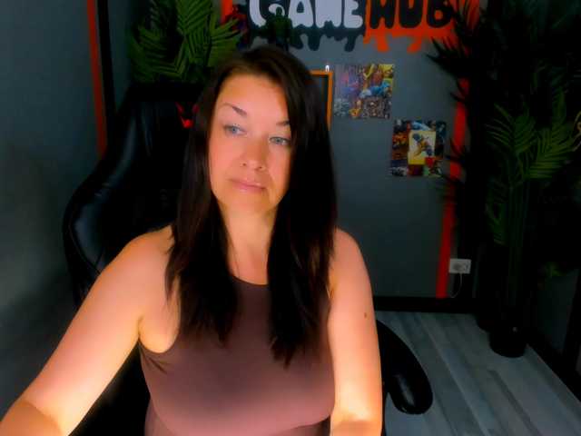 AnaMills live cam on BongaCams