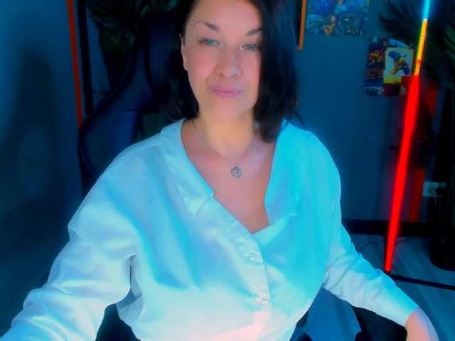 AnaMills live cam on BongaCams