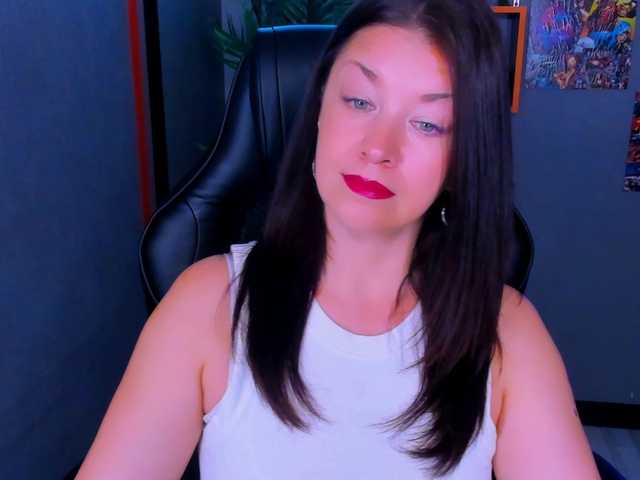 AnaMills live cam on BongaCams