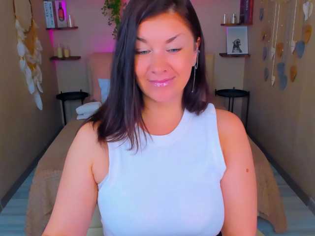 AnaMills live cam on BongaCams