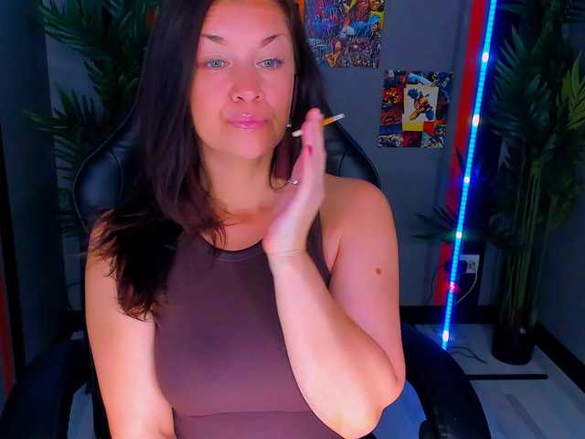 AnaMills live cam on BongaCams