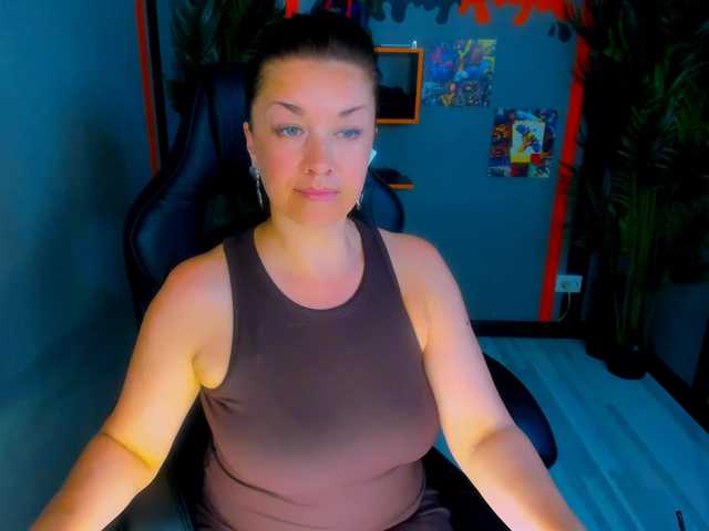 AnaMills live webcam show