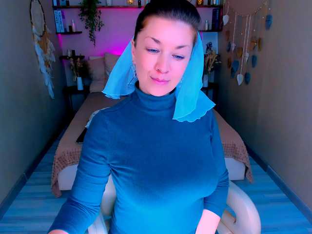 AnaMills's BongaCams show and profile