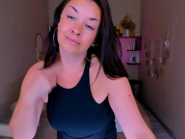 AnaMills live cam on BongaCams