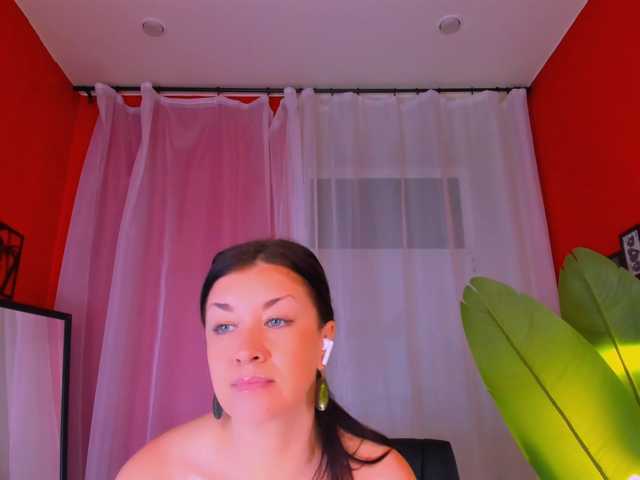 AnaMills live cam on BongaCams