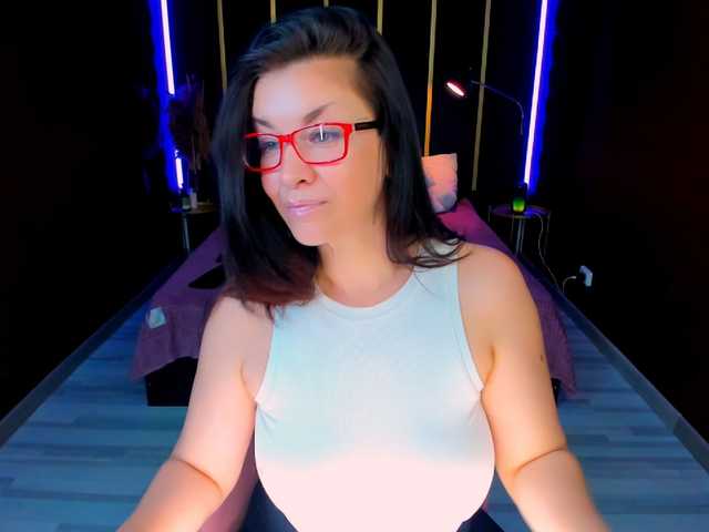AnaMills live cam on BongaCams