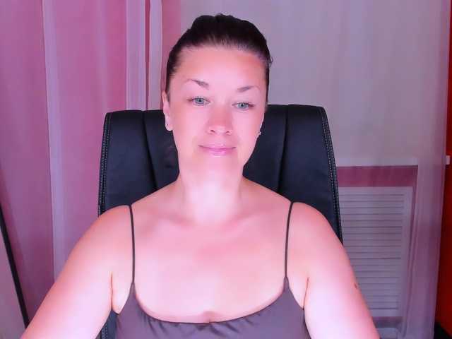 AnaMills live cam on BongaCams