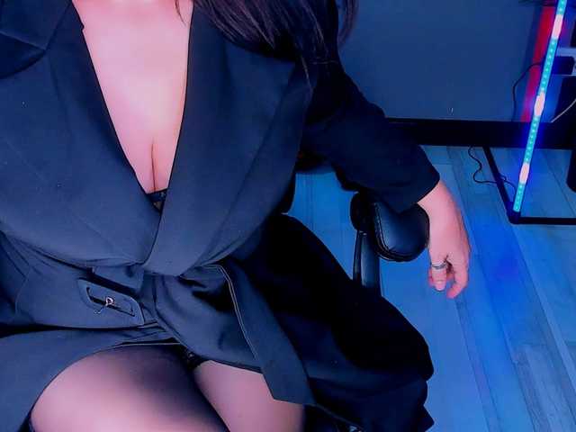 AnaMills live cam on BongaCams