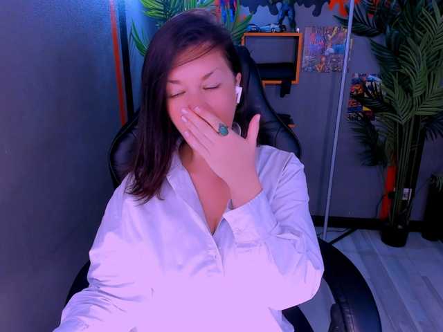 AnaMills live cam on BongaCams