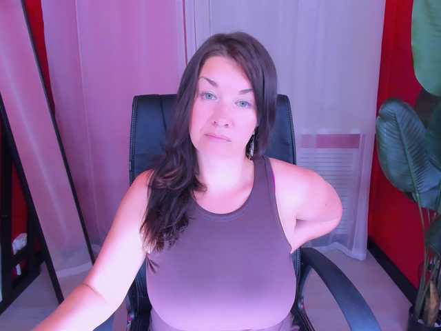 AnaMills live cam on BongaCams