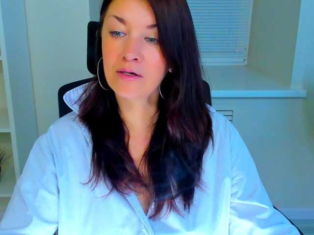 AnaMills live cam preview