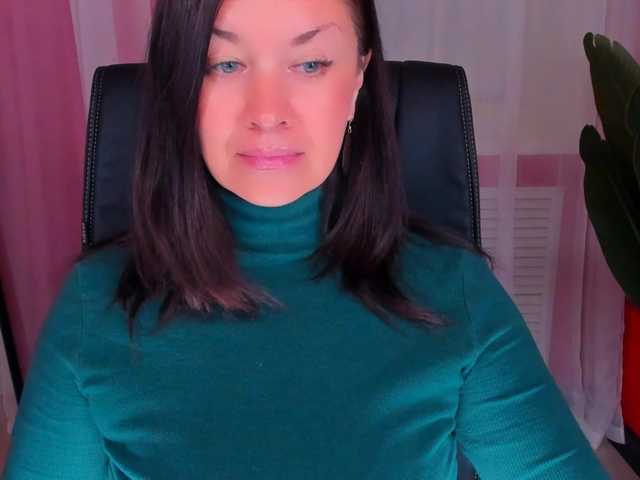 AnaMills live cam preview